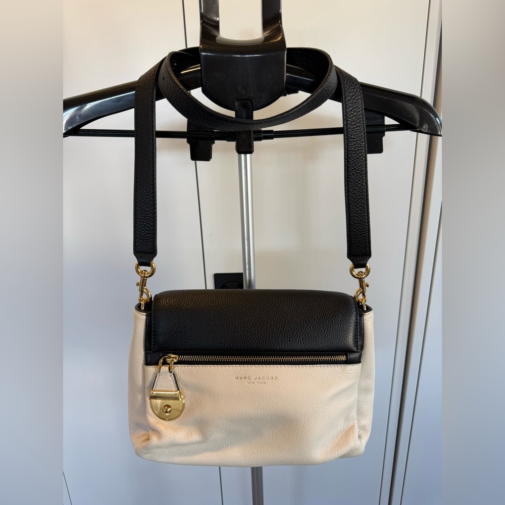 RARE Marc Jacobs Black and Cream Crossbody Bag